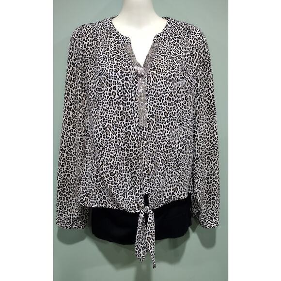 Chico's Animal Print Long Sleeve Pullover Top with Tied Bottom, Sz 0 (4) - Picture 1 of 7